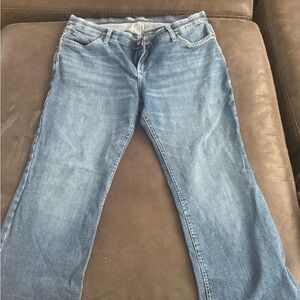 Wrangler Light Blue Straight Leg Women's Jeans